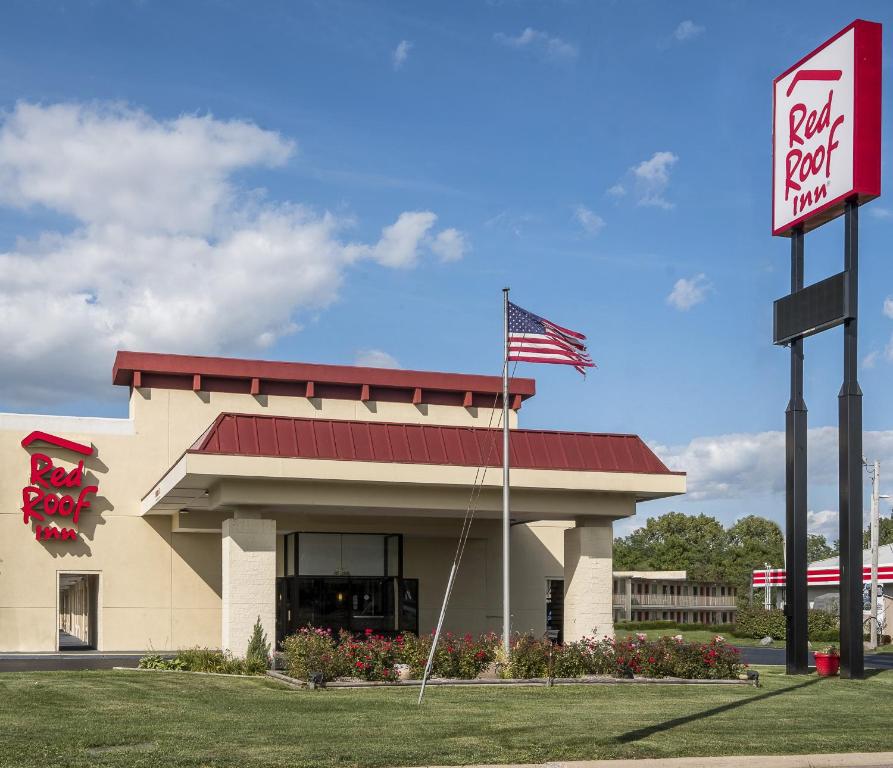 Red Roof Inn Bloomington - Normal/University Main image 1